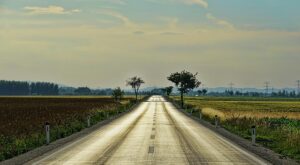 Rüyada Asfalt Yoldan Karşıya Geçmek