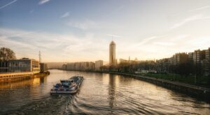 Rüyada Eve Zorla Birinin Girmesi