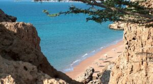 Rüyada Hasta Bir Kadına Yardım Etmek