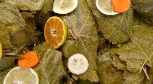 Rüyada Midye Dolma Yemek