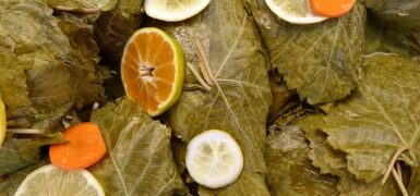 Rüyada Midye Dolma Yemek