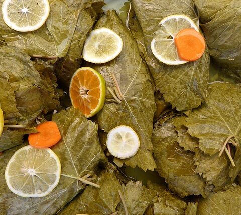 Rüyada Midye Dolma Yemek