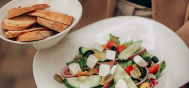 Rüyada Birine Peynir Vermek