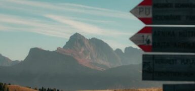 Rüyada Birine Kıbleyi Göstermek