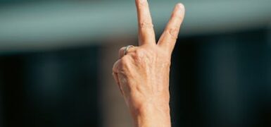 Rüyada Birinin Parmağında Yüzük Görmek