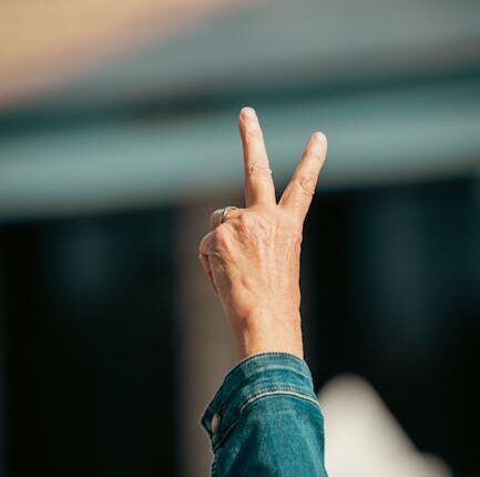 Rüyada Serçe Parmak Kesilmesi