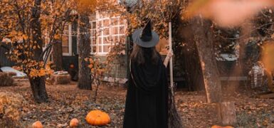 Rüyada Birine Süpürge Vermek