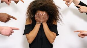 Rüyada Birinin Taciz Ettiğini Görmek