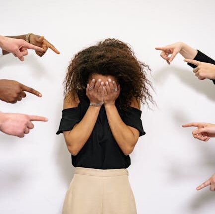 Rüyada Birinin Taciz Ettiğini Görmek