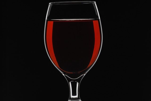 Rüyada Sinirlenip Bardak Fırlatmak Rüyada Sinirlenip Bardak Fırlatmak