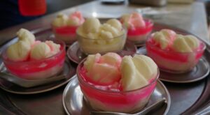 Rüyada Tepsi Tepsi Tatlı Görmek