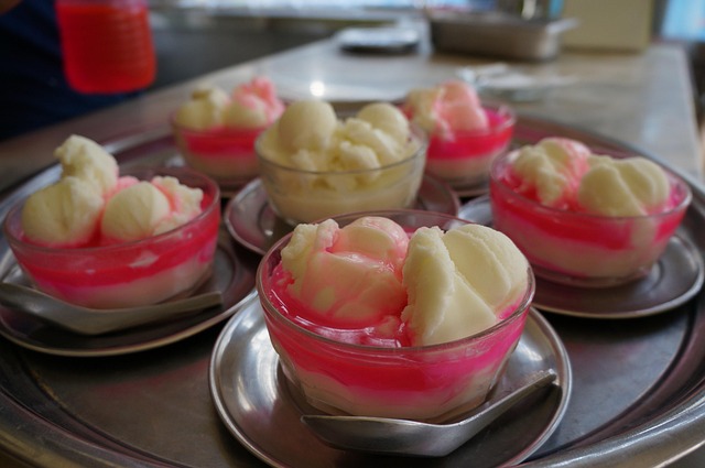 Rüyada Tepsi Tepsi Tatlı Görmek